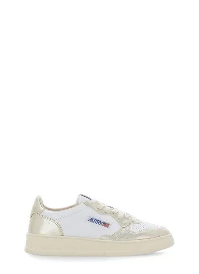 Autry Medalist Low Sneakers In White