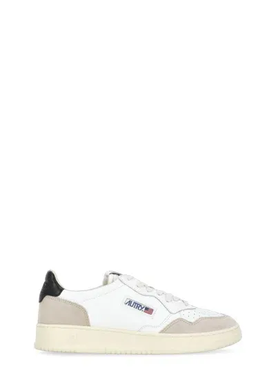 Autry Medalist Low Sneakers In White