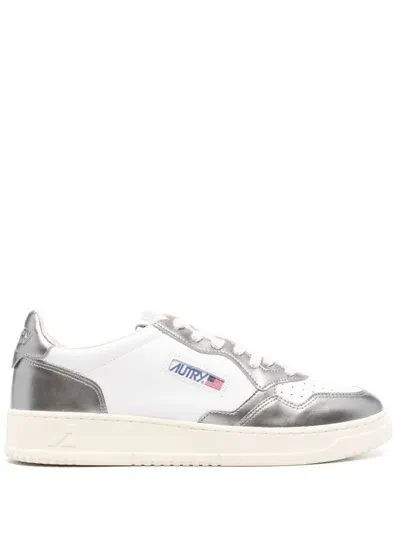 Autry Medalist Low Sneakers In White