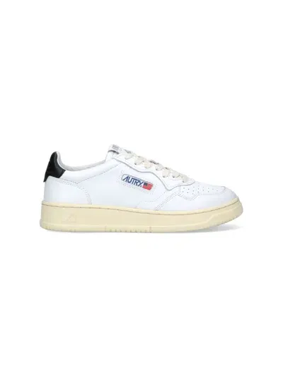 Autry Medalist Low Sneakers In White