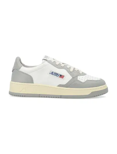 Autry Medalist Low Sneakers In White Vapor