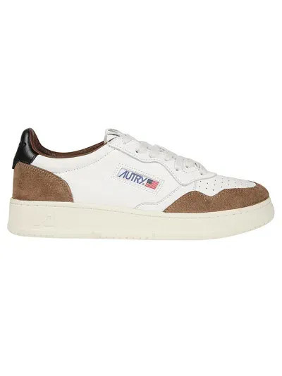 Autry Medalist Low Sneakers In White/cigar/black