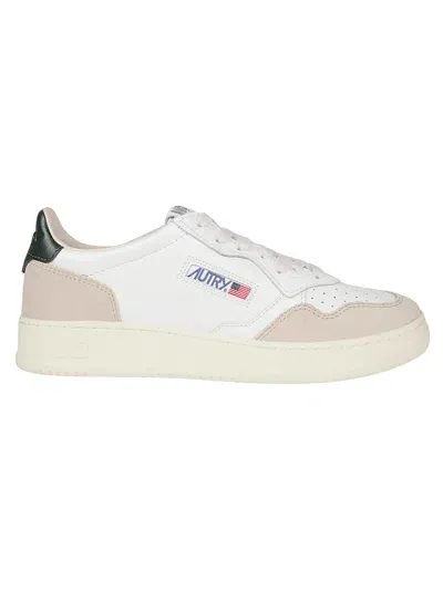 Autry Medalist Low Sneakers In White