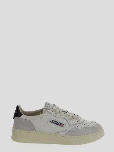 Autry Medalist Low Sneakers In Wht/blk