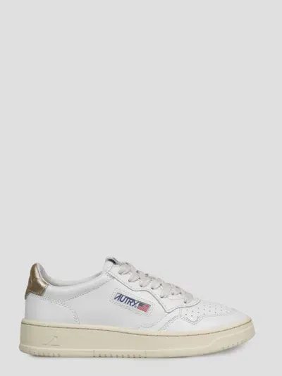 Autry Medalist Low Sneakers In Wht/gold