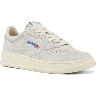 Autry Medalist Low Top Sneaker In Suede/47 White