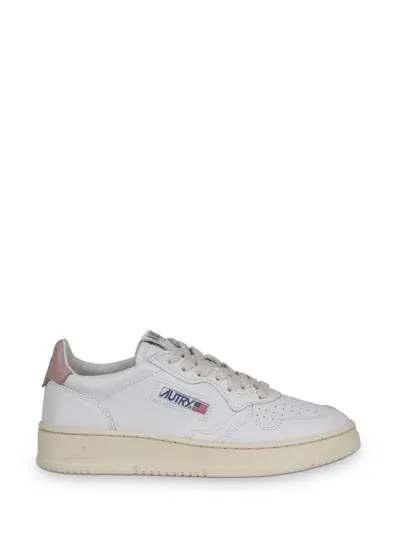 Autry Medalist Sneakers In White