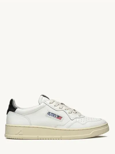 Autry Medalist Sneakers In White