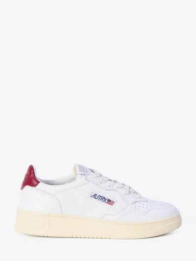 Autry Medalist Sneakers In White