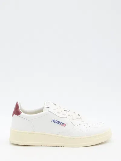 Autry Medalist Sneakers In White