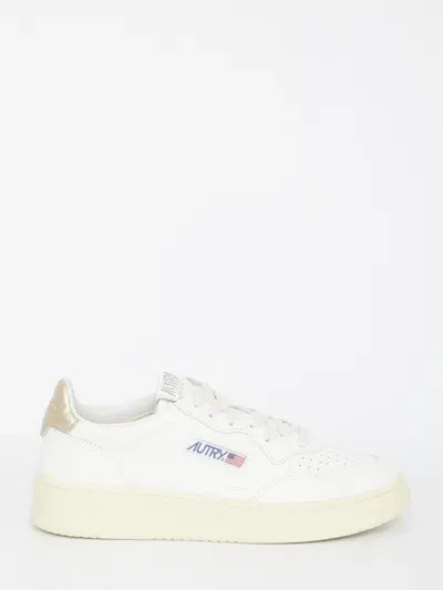 Autry Medalist Sneakers In White