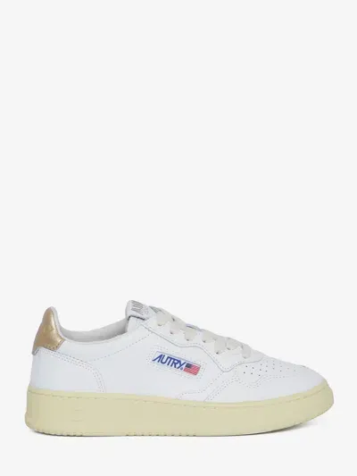 Autry Medalist Sneakers In White