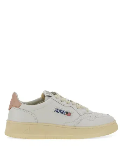 Autry Medalist Sneakers In White