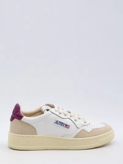 Autry Medalist Sneakers In White