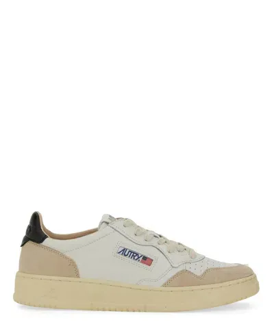 Autry Medalist Sneakers In White