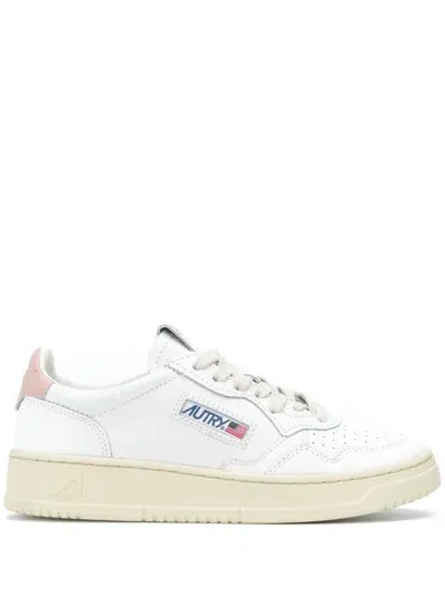 Autry 'medalist' White Low Top Sneakers With Contrasting Heel Tab In Leather Woman