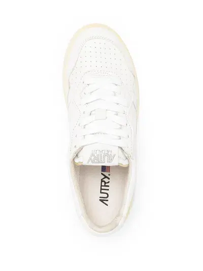 Autry Sneakers In White