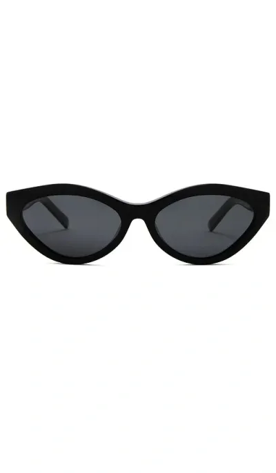 Banbe The Lila Sunglasses In 黑色&墨色