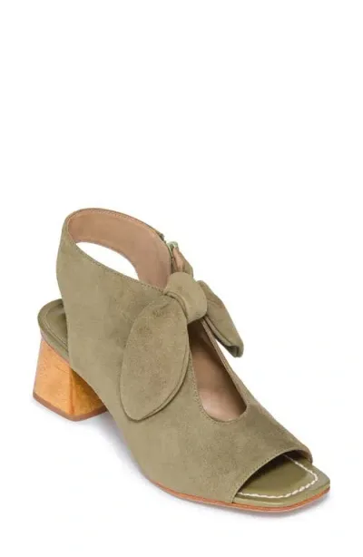 Bernardo Footwear Bernardo Lizzie Sandal In Khaki