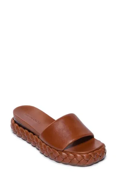 Bernardo Footwear Charleston Slide Sandal In Saddle