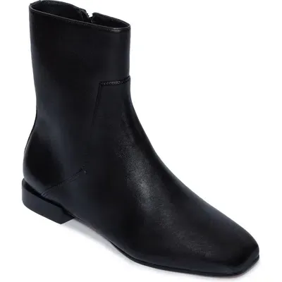 Bernardo Footwear Pierce Ankle Bootie In Black