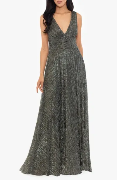 Betsy & Adam Metallic Plunge Neck Crinkle Gown In Black/gold/silver