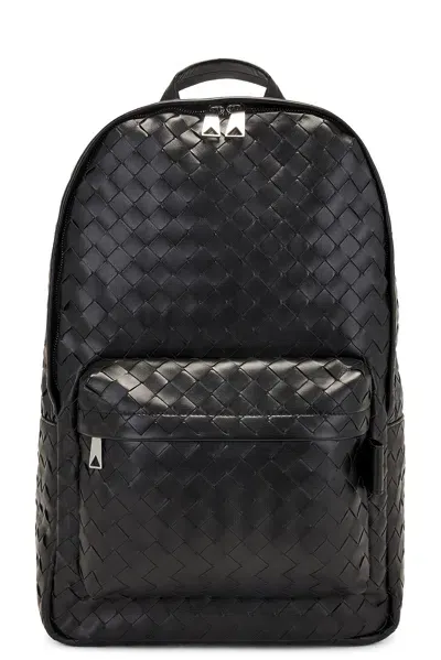 Bottega Veneta Classic Intrecciato Medium Backpack In Black