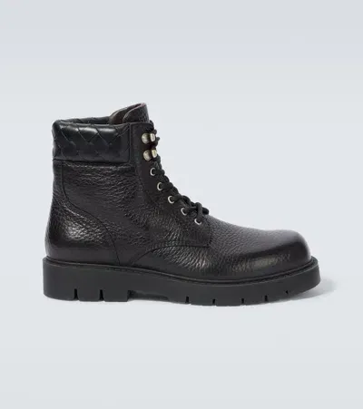 Bottega Veneta Haddock Leather Combat Boots In Schwarz