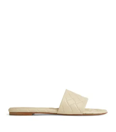 Bottega Veneta Leather Amy Sandals In Grey