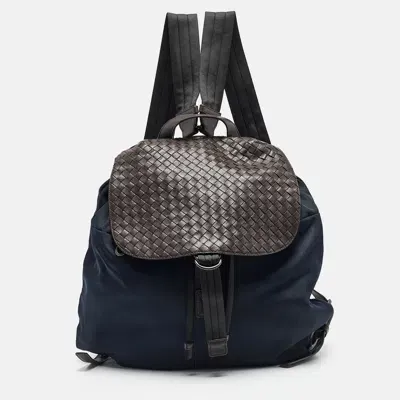 Pre-owned Bottega Veneta Navy Blue/brown Intrecciato Leather And Nylon Flap Backpack In Multicolor