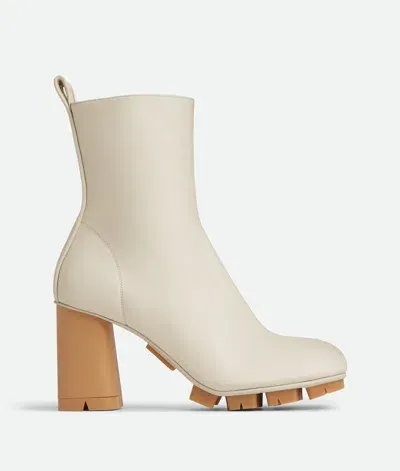 Bottega Veneta Shore Ankle Boot In Sea Salt