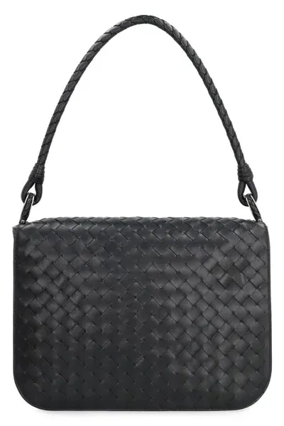 Bottega Veneta Swing Leather Messenger Bag In Black