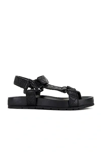 Bottega Veneta Trip Flat Sandal In Black