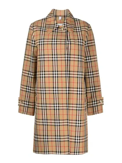 Burberry Check Motif Raincoat In Beis