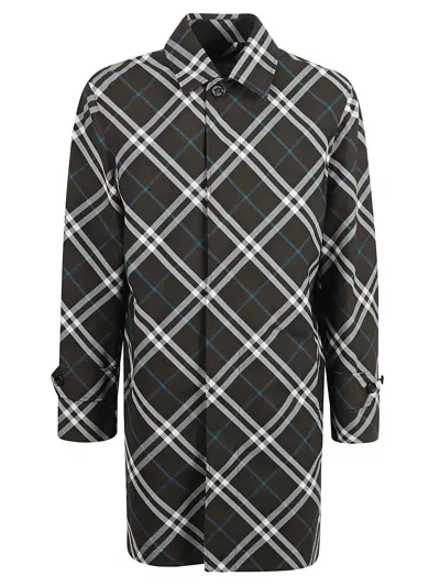 Burberry Checked Raincoat In Snug Ip Check