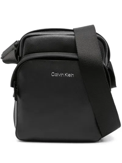 Calvin Klein Small Must Reporter Messenger Bag In 黑色