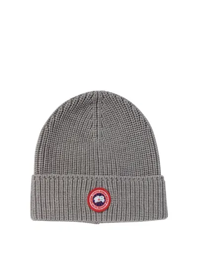 Canada Goose Logo-appliquéd Ribbed Wool Beanie In Grey