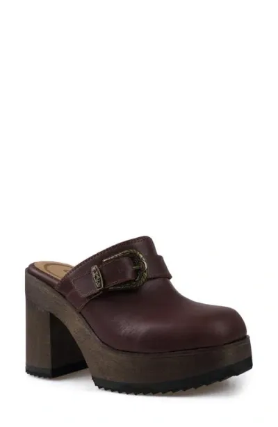 Candies Candie's Erynne Platform Clog In Brown Leather