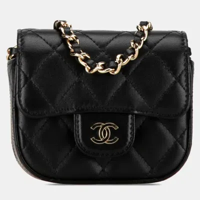 Pre-owned Chanel Cc Quilted Lambskin Flap Card Holder On Chain In Black