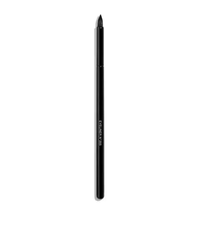 Chanel Pinceau Eyeliner Brush N°203 In White