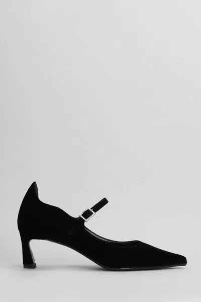 Chantal Pumps In Black