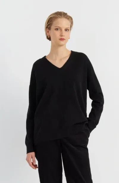 Chinti & Parker Pure Cashmere Relaxed V-neck Sweater In Black