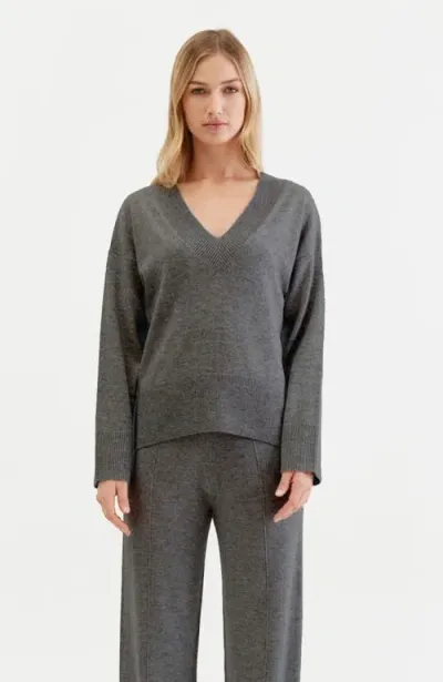 Chinti & Parker V Neck Wool Cashmere Sweater In Grey