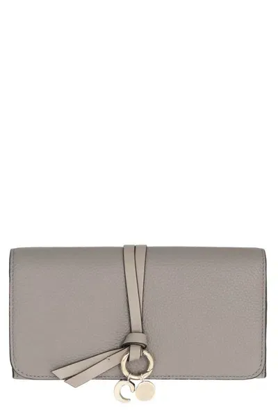 Chloé Alphabet Leather Continental Wallet In Grey