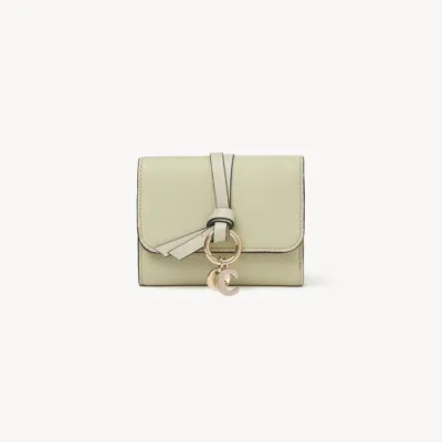 Chloé Portefeuille Compact À Trois Volets Alphabet En Cuir Grainé Femme Vert Taille Onesize 100% Cuir De V In Green