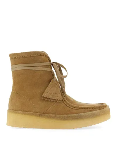 Clarks Wallabeecup High Boot In Beige