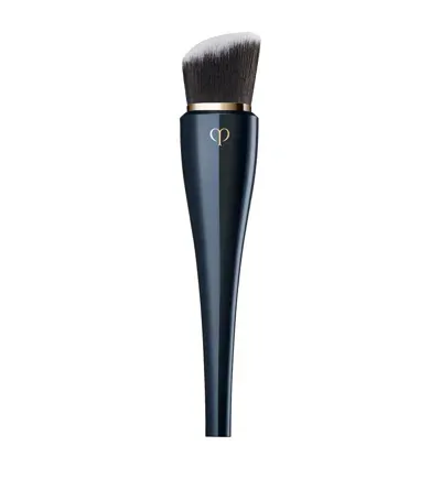 Clé De Peau Beauté High-coverage Foundation Brush In White