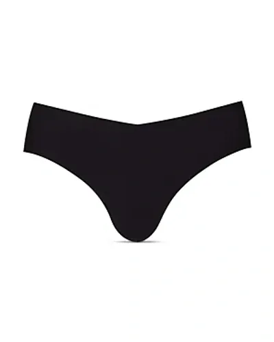 Commando Invisible Rib Thong In Black