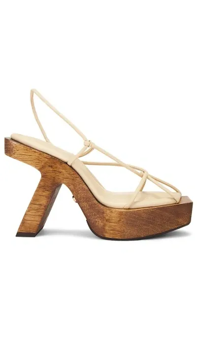 Cult Gaia Bresha Platform Sandal In 素色