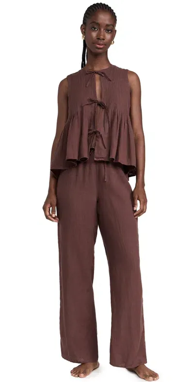 Desmond & Dempsey Womens Pleated Cami Lounge Set Brown